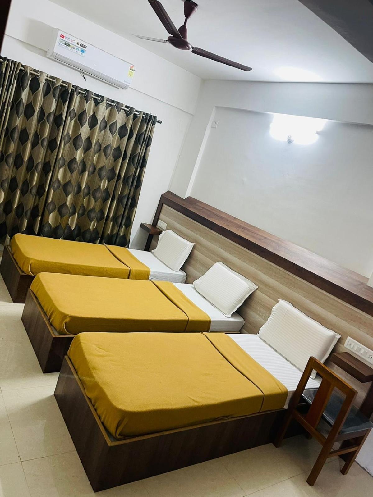 B Six Hotel Bangalore Exterior photo