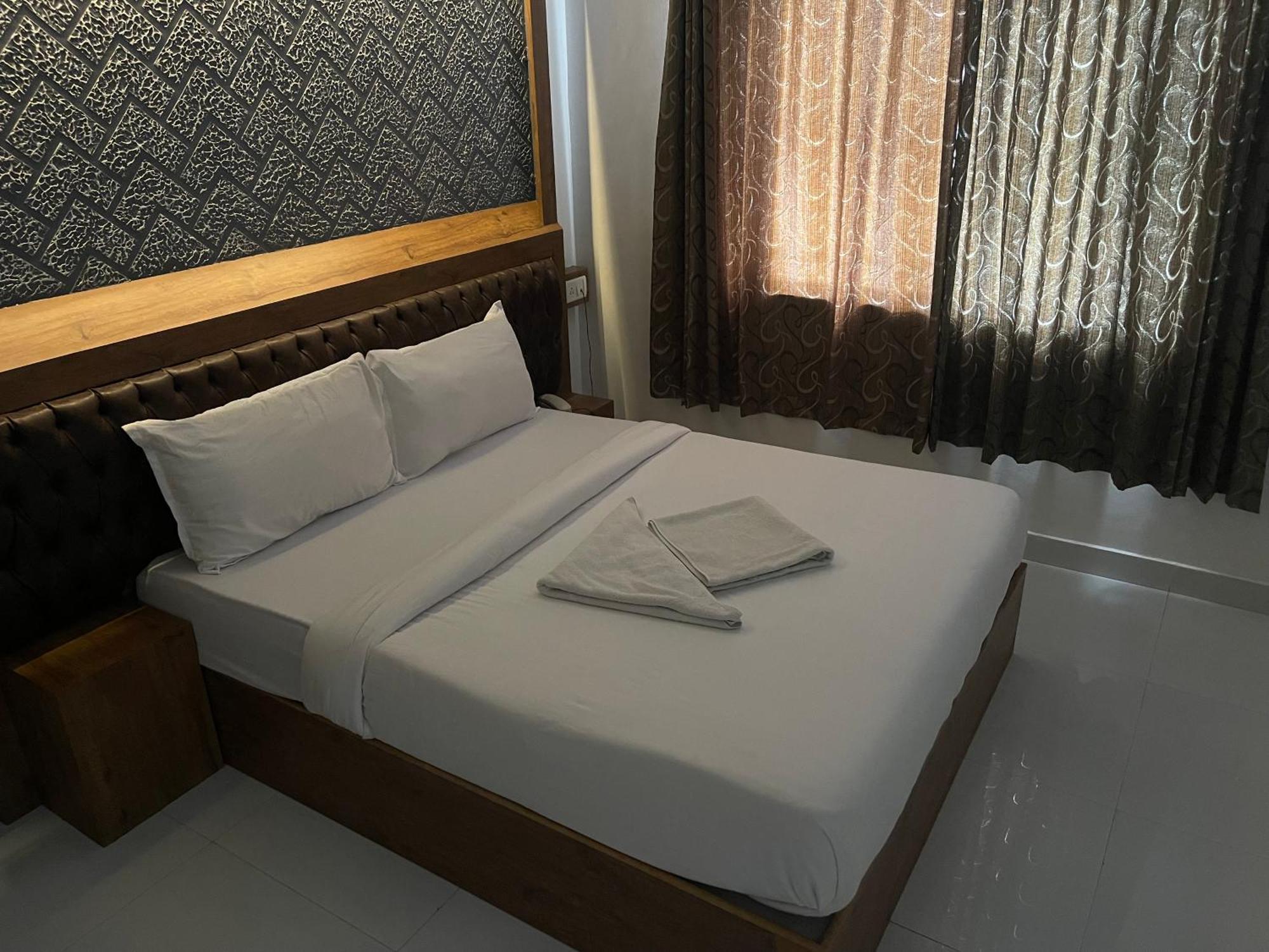 B Six Hotel Bangalore Exterior photo